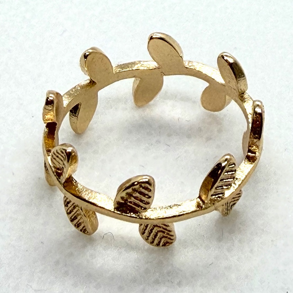 Set of 5 Gold Stacked Midi Rings Set - Picture 8 of 12